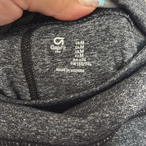 GapFit Gray Cropped Leggings - Picture 3 of 3